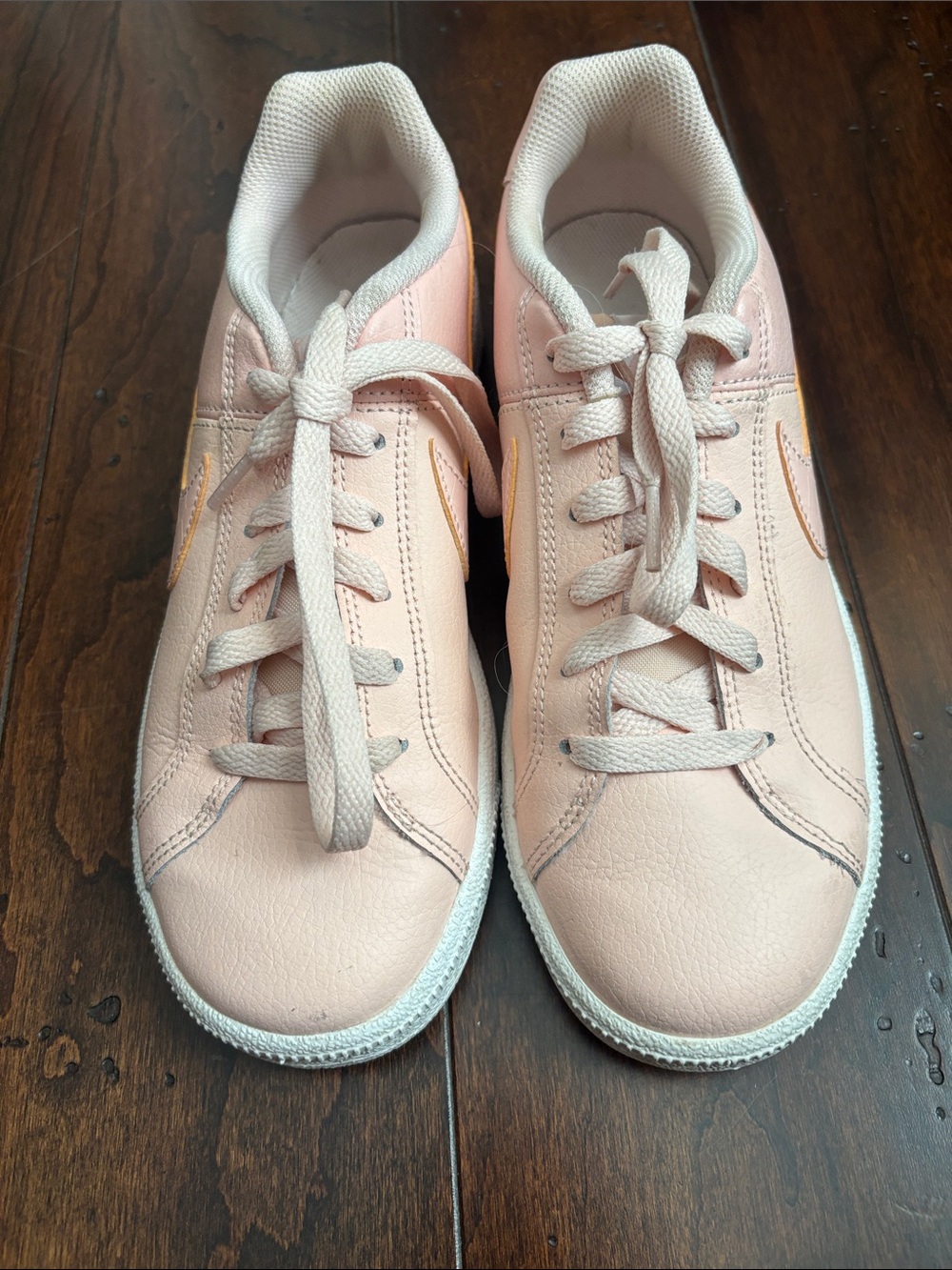 NIKE Court Royale Women’s Sneaker in Washed Coral